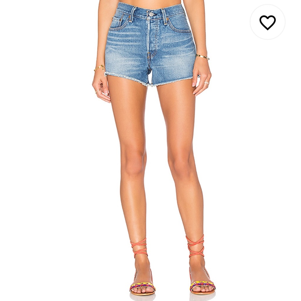 LEVI’S 501 cutoff denim shorts